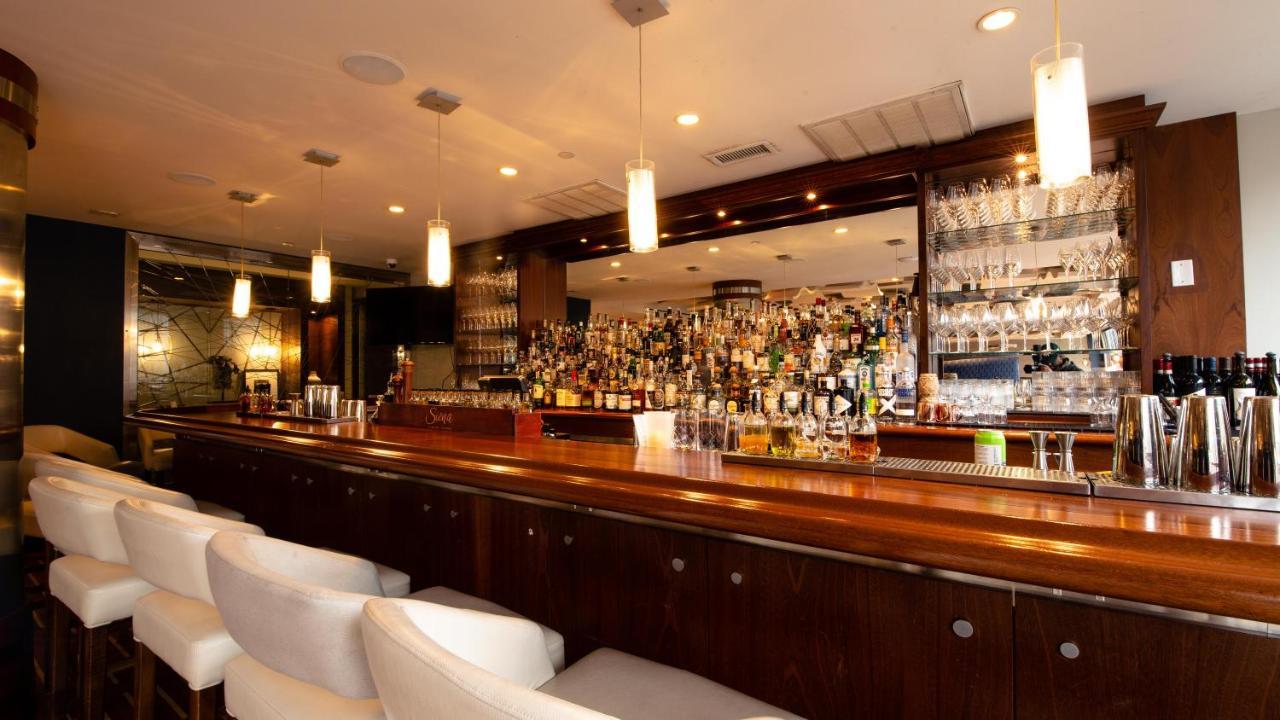 The Watershed Norwalk Hotel Exterior foto