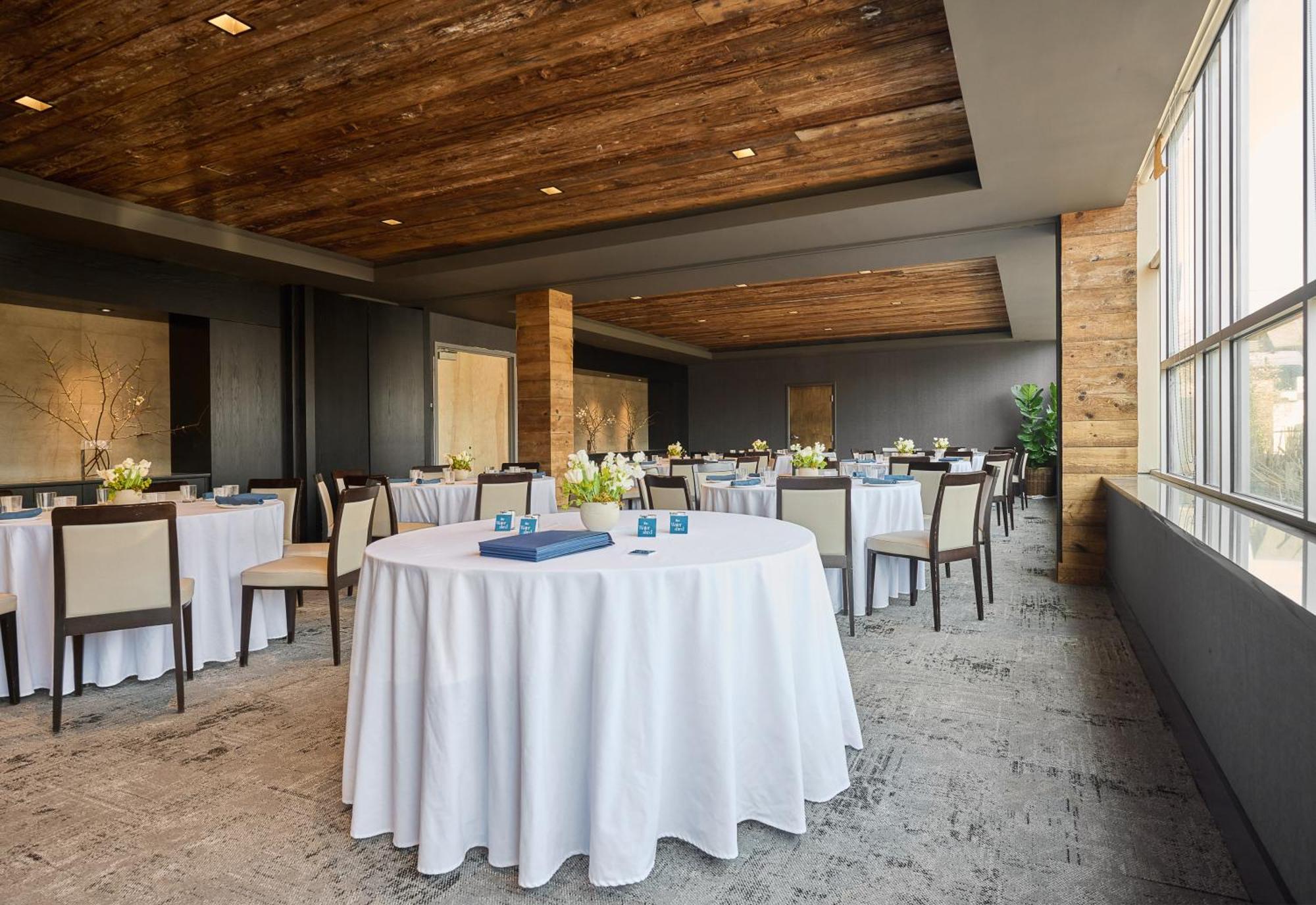 The Watershed Norwalk Hotel Exterior foto