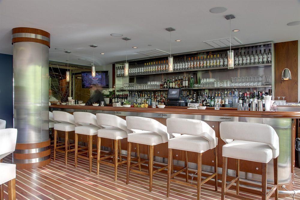 The Watershed Norwalk Hotel Exterior foto