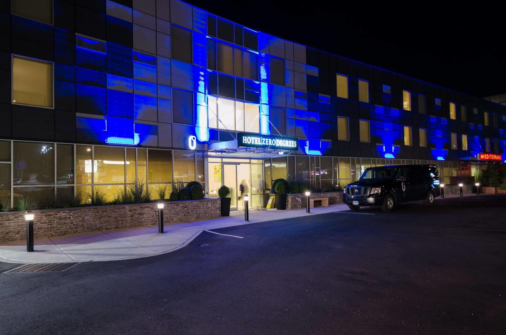The Watershed Norwalk Hotel Exterior foto